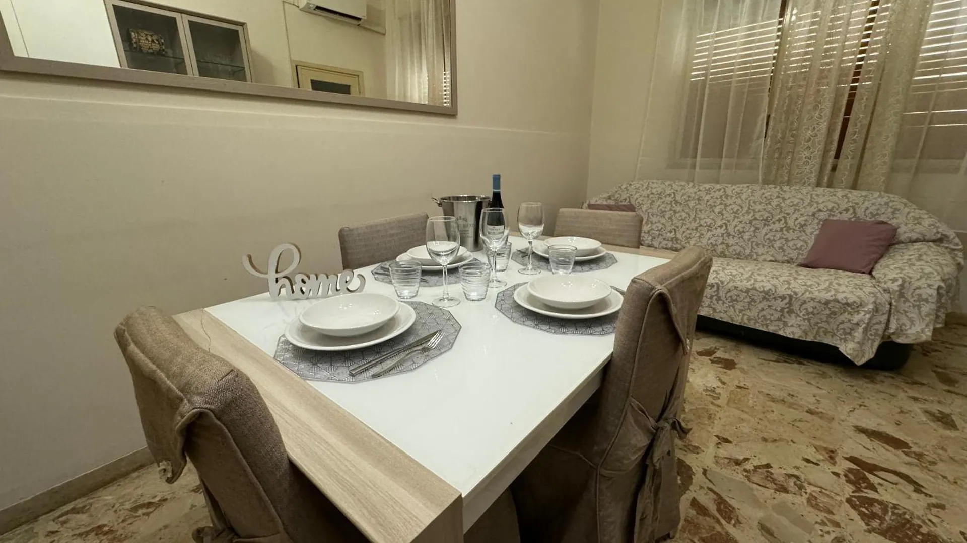 Holiday home Avola Center Home
